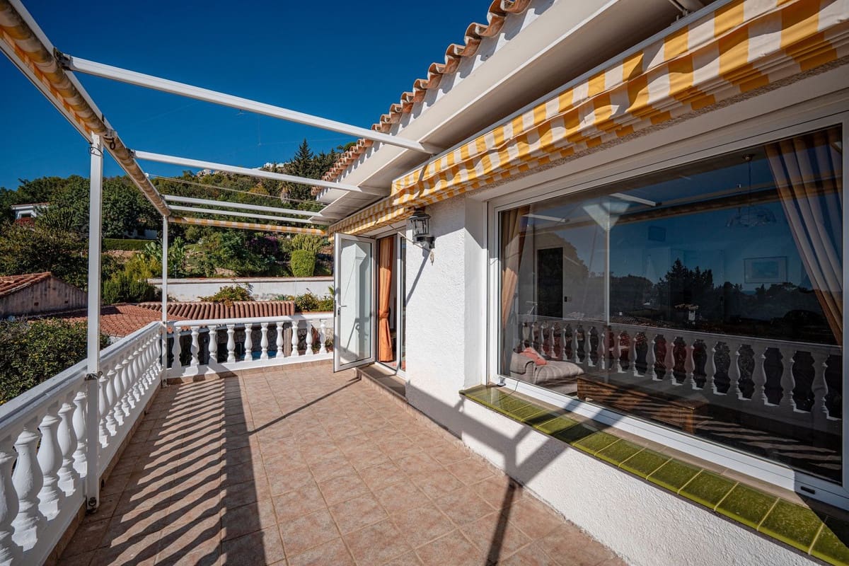 4 soverom Villa til salgs i Benalmadena med svømmebasseng garasje - € 1 250 000 (Ref: 9113219)