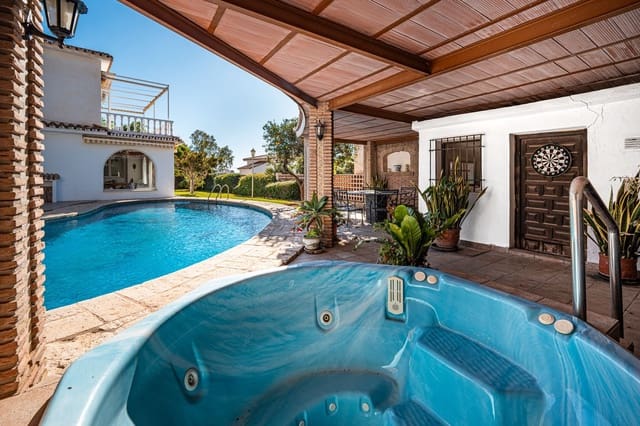 4 soverom Villa til salgs i Benalmádena med svømmebasseng garasje - € 1 250 000 (Ref: 9113219)