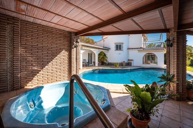 4 soverom Villa til salgs i Benalmádena med svømmebasseng garasje - € 1 250 000 (Ref: 9113219)
