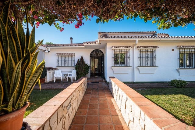 4 soverom Villa til salgs i Benalmádena med svømmebasseng garasje - € 1 250 000 (Ref: 9113219)