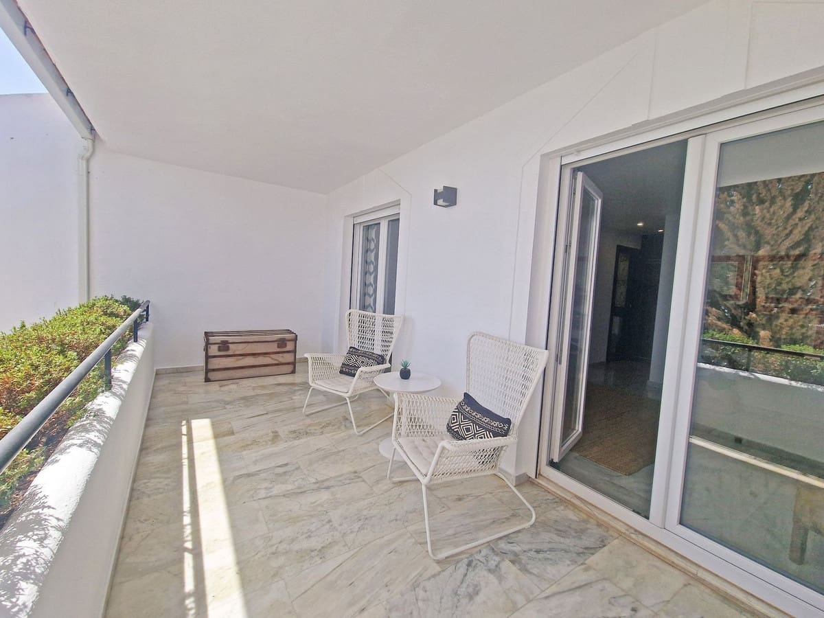 4 soveværelse Byhus til salg i Calahonda med swimmingpool garage - € 655.000 (Ref: 9117072)