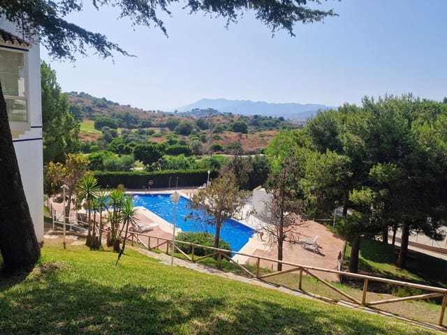 4 sypialnia Dom na sprzedaż w Calahonda, Mijas z basenem garażem - 655 000 € (Ref: 9117072)