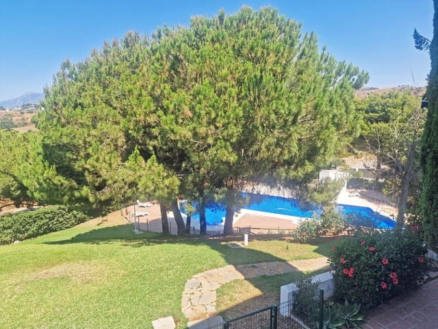 4 sypialnia Dom na sprzedaż w Calahonda, Mijas z basenem garażem - 655 000 € (Ref: 9117072)