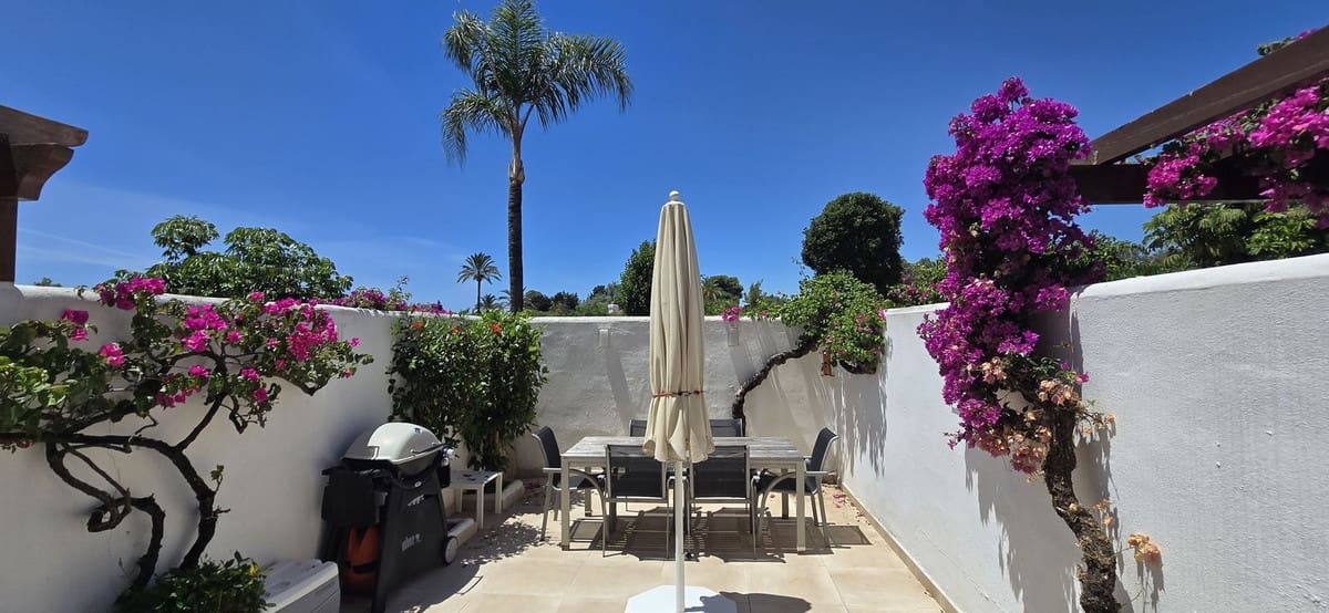 3 bedroom Townhouse for sale in Costalita with pool - € 615,000 (Ref: 9117412)