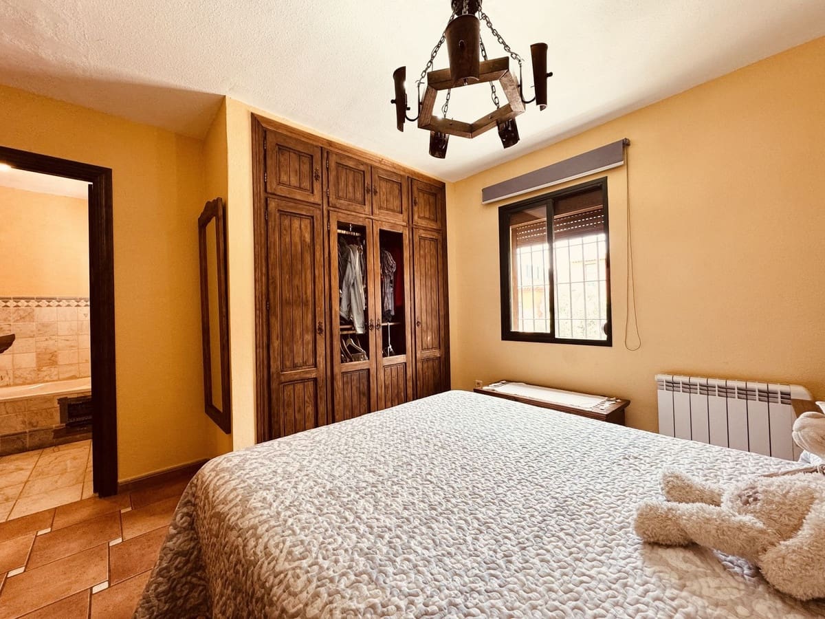 3 soveværelse Byhus til salg i Bahia de Casares med swimmingpool - € 480.000 (Ref: 9117416)