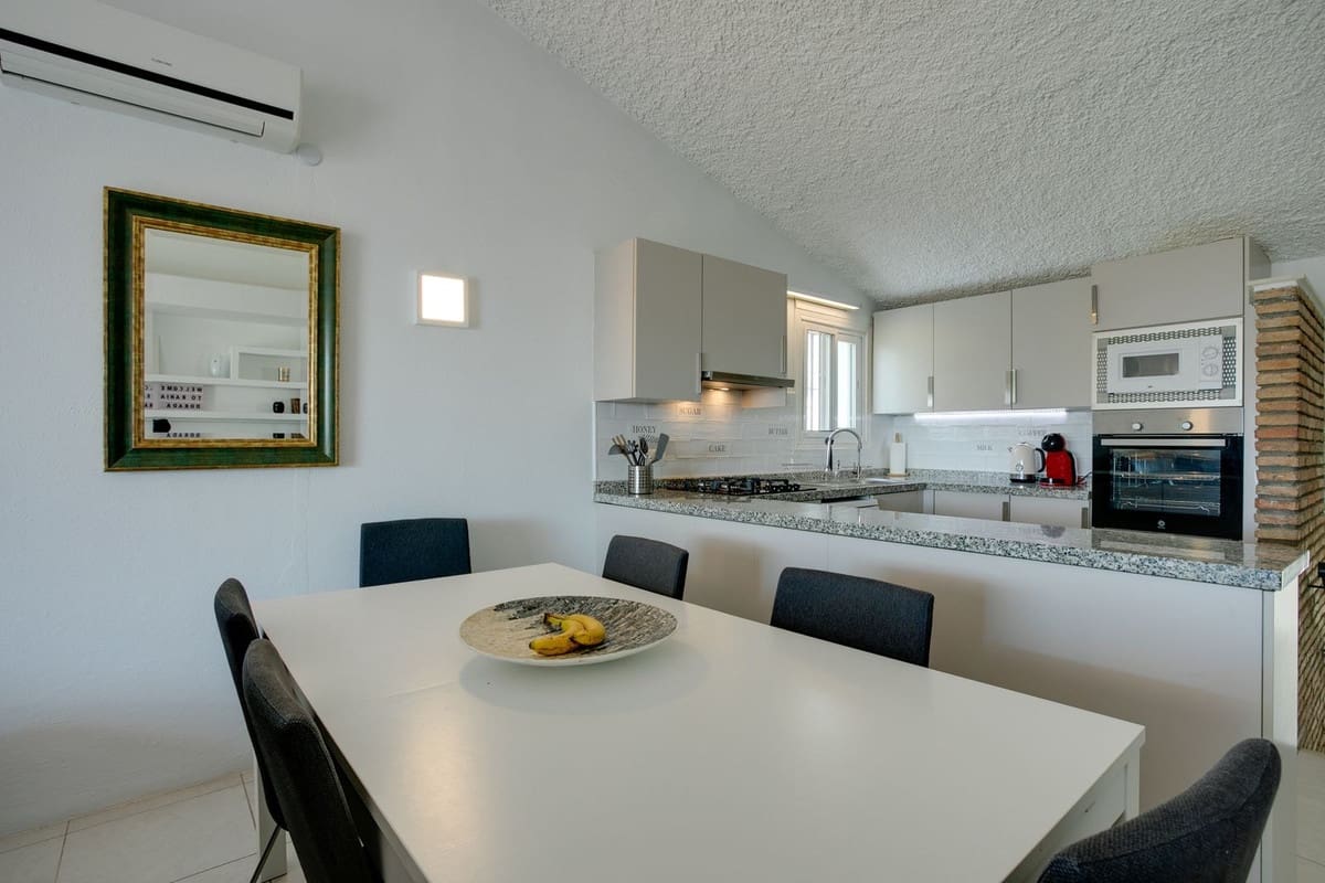 4 soveværelse Byhus til salg i Bahia Dorada med swimmingpool garage - € 600.000 (Ref: 9121475)