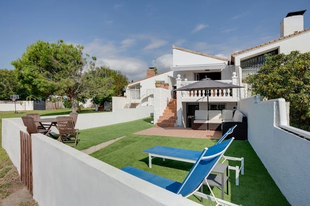 4 soveværelse Byhus til salg i Bahía Dorada, Estepona med swimmingpool garage - € 600.000 (Ref: 9121475)