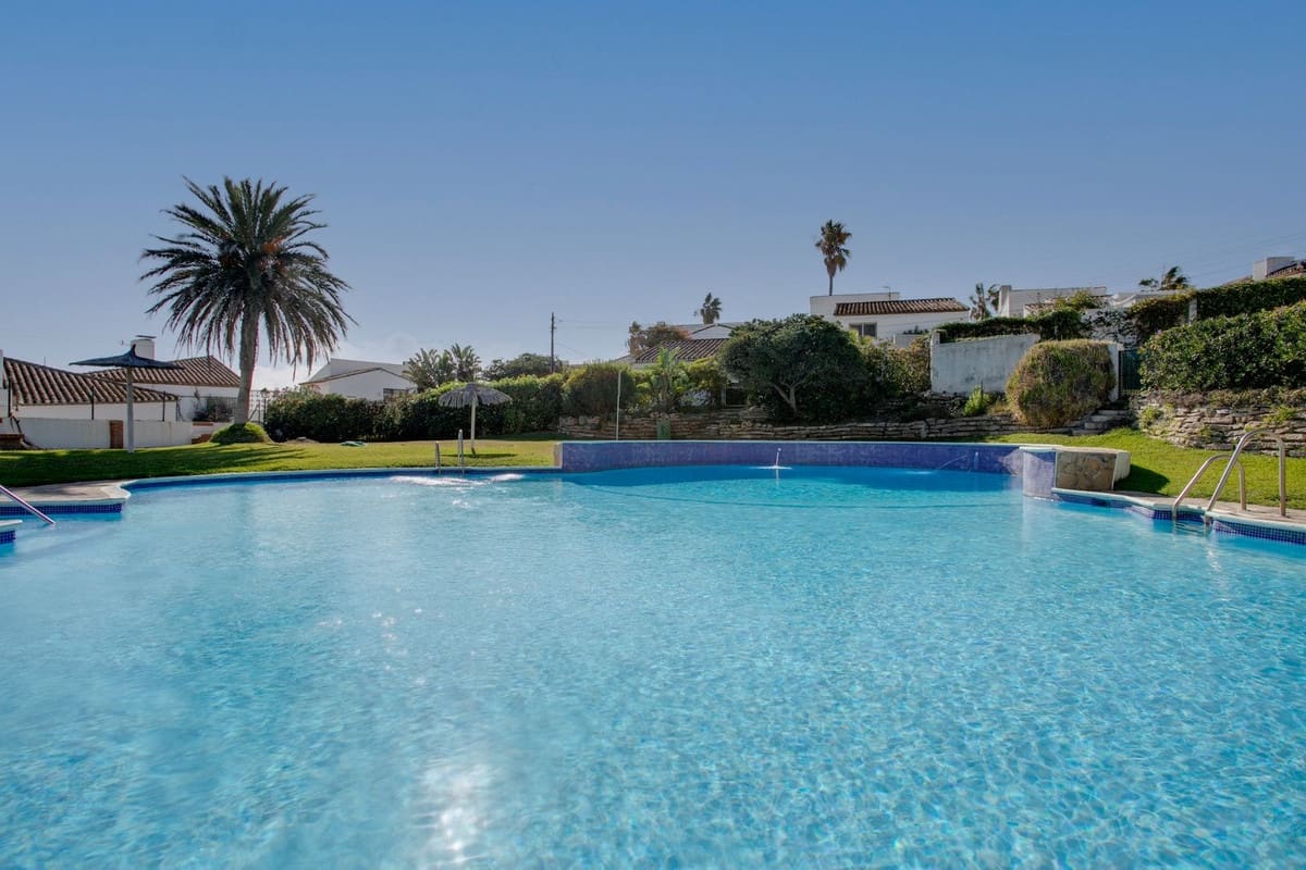 4 soveværelse Byhus til salg i Bahia Dorada med swimmingpool garage - € 600.000 (Ref: 9121475)