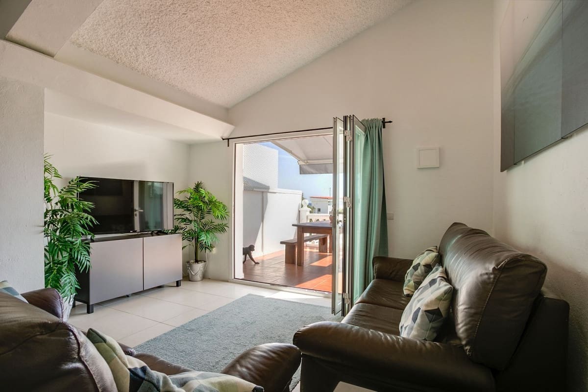 4 soveværelse Byhus til salg i Bahia Dorada med swimmingpool garage - € 600.000 (Ref: 9121475)