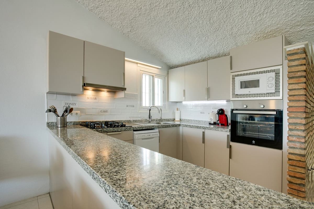 4 soveværelse Byhus til salg i Bahia Dorada med swimmingpool garage - € 600.000 (Ref: 9121475)