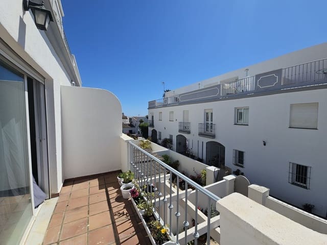 3 soverom Hus til salgs i Atalaya-Isdabe, Estepona med svømmebasseng garasje - € 425 000 (Ref: 9121480)