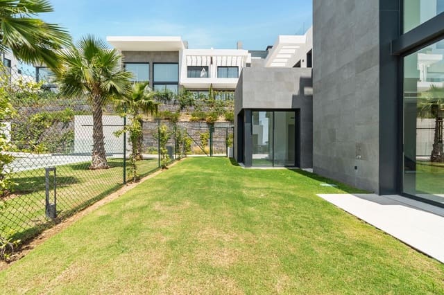5 soveværelse Byhus til salg i Río Real, Marbella med swimmingpool garage - € 2.101.000 (Ref: 9126356)