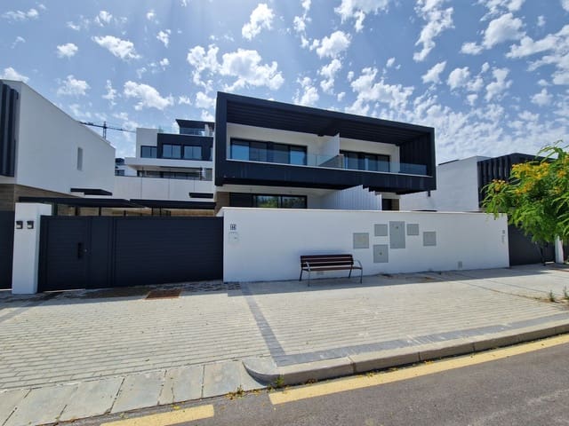 3 soveværelse Byhus til salg i La Atalaya, Villanueva de Algaidas med swimmingpool garage - € 795.000 (Ref: 9126359)