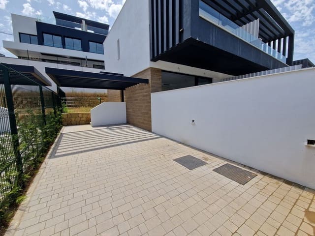 3 soveværelse Byhus til salg i La Atalaya, Villanueva de Algaidas med swimmingpool garage - € 795.000 (Ref: 9126359)