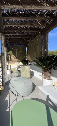 4 makuuhuone Huvila myytävänä paikassa Nueva Andalucia, Marbella mukana uima-altaan 
autotalli - 1 950 000 € (Ref: 9127715)