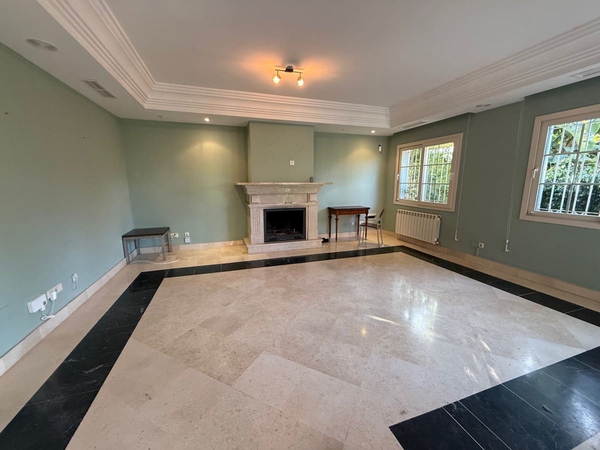 5 soveværelse Villa til salg i Puerto Banus med swimmingpool garage - € 1.800.000 (Ref: 9127717)