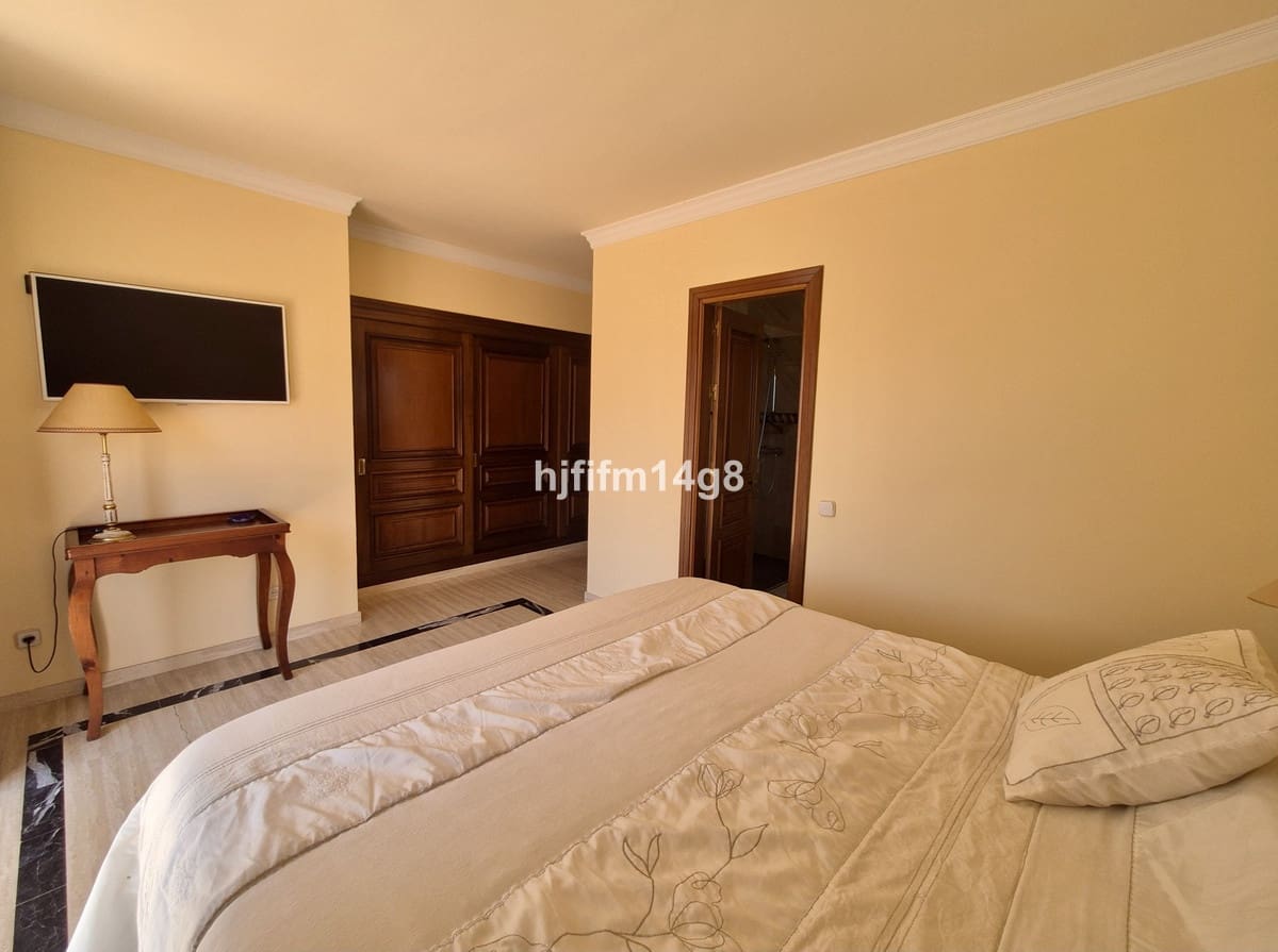 3 soverom Villa til salgs i Marbella med svømmebasseng garasje - € 1 795 000 (Ref: 9127719)