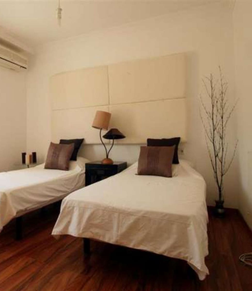 4 makuuhuone Huvila myytävänä paikassa Nueva Andalucia mukana uima-altaan 
autotalli - 1 695 000 € (Ref: 9127720)