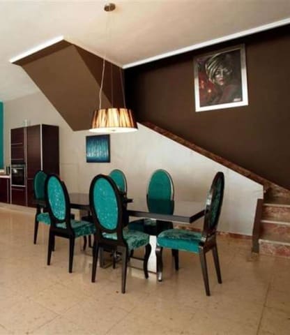 4 makuuhuone Huvila myytävänä paikassa Nueva Andalucia, Marbella mukana uima-altaan 
autotalli - 1 695 000 € (Ref: 9127720)