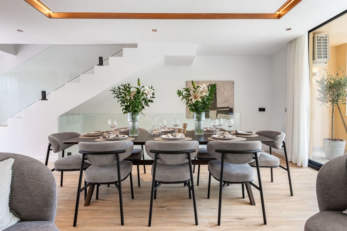 4 soverom Hus til salgs i Nueva Andalucia med svømmebasseng garasje - € 949 000 (Ref: 9127723)