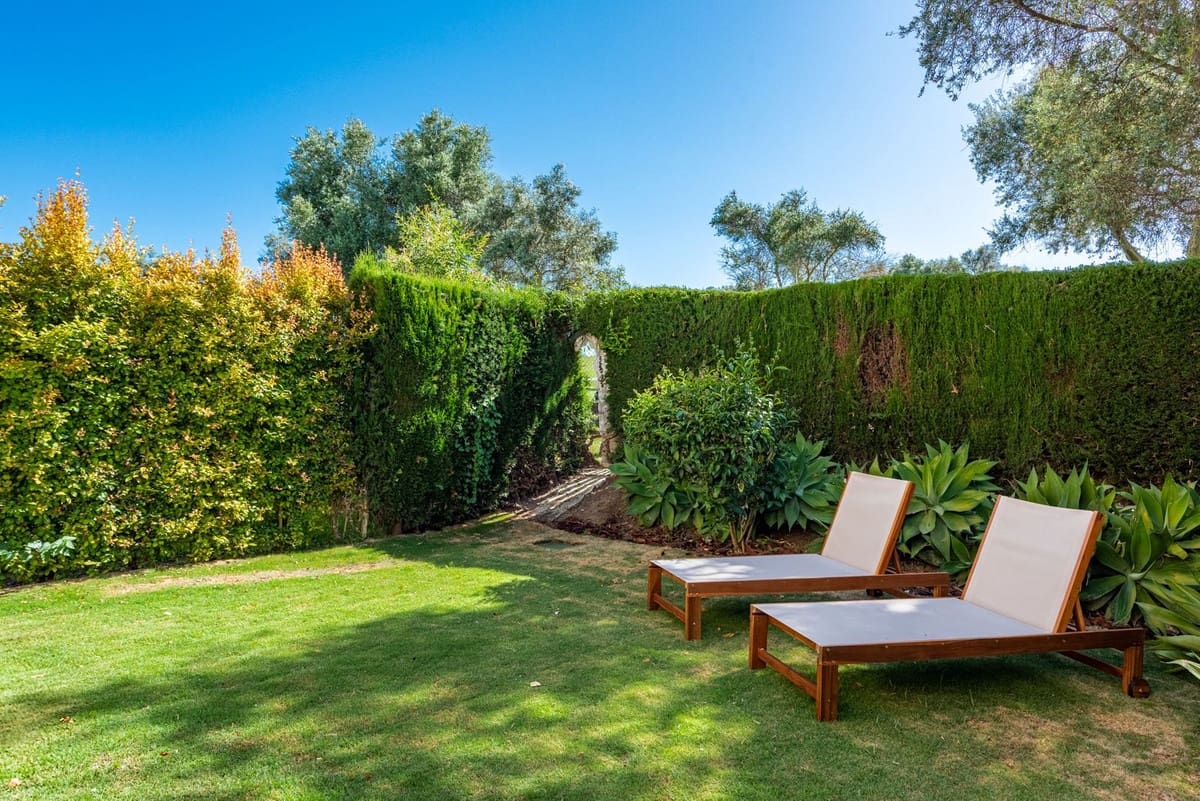 4 soverom Hus til salgs i Nueva Andalucia med svømmebasseng garasje - € 949 000 (Ref: 9127723)