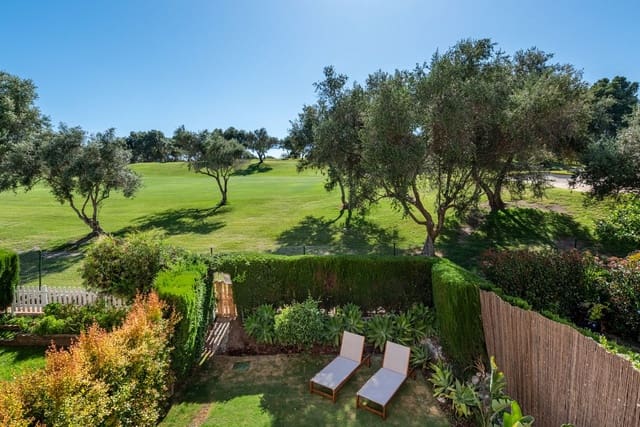 4 makuuhuone Omakotitalo myytävänä paikassa Nueva Andalucia, Marbella mukana uima-altaan 
autotalli - 949 000 € (Ref: 9127723)