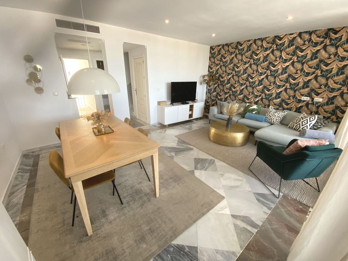 3 quarto Penthouse para venda em Nueva Andalucia com piscina - 599 000 € (Ref: 9129104)