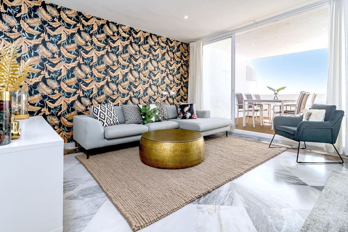 3 quarto Penthouse para venda em Nueva Andalucia com piscina - 599 000 € (Ref: 9129104)