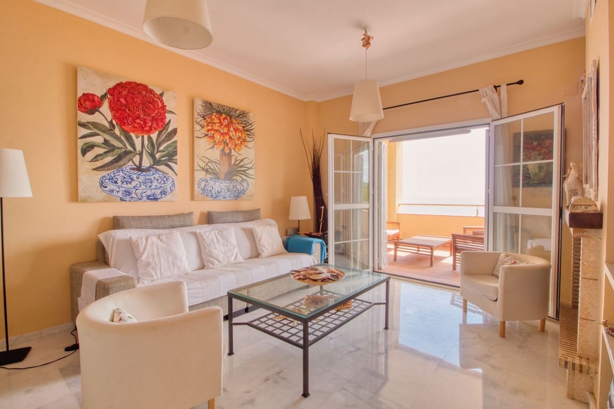 3 bedroom Apartment for sale in Manilva with pool garage - € 500,000 (Ref: 9129327)