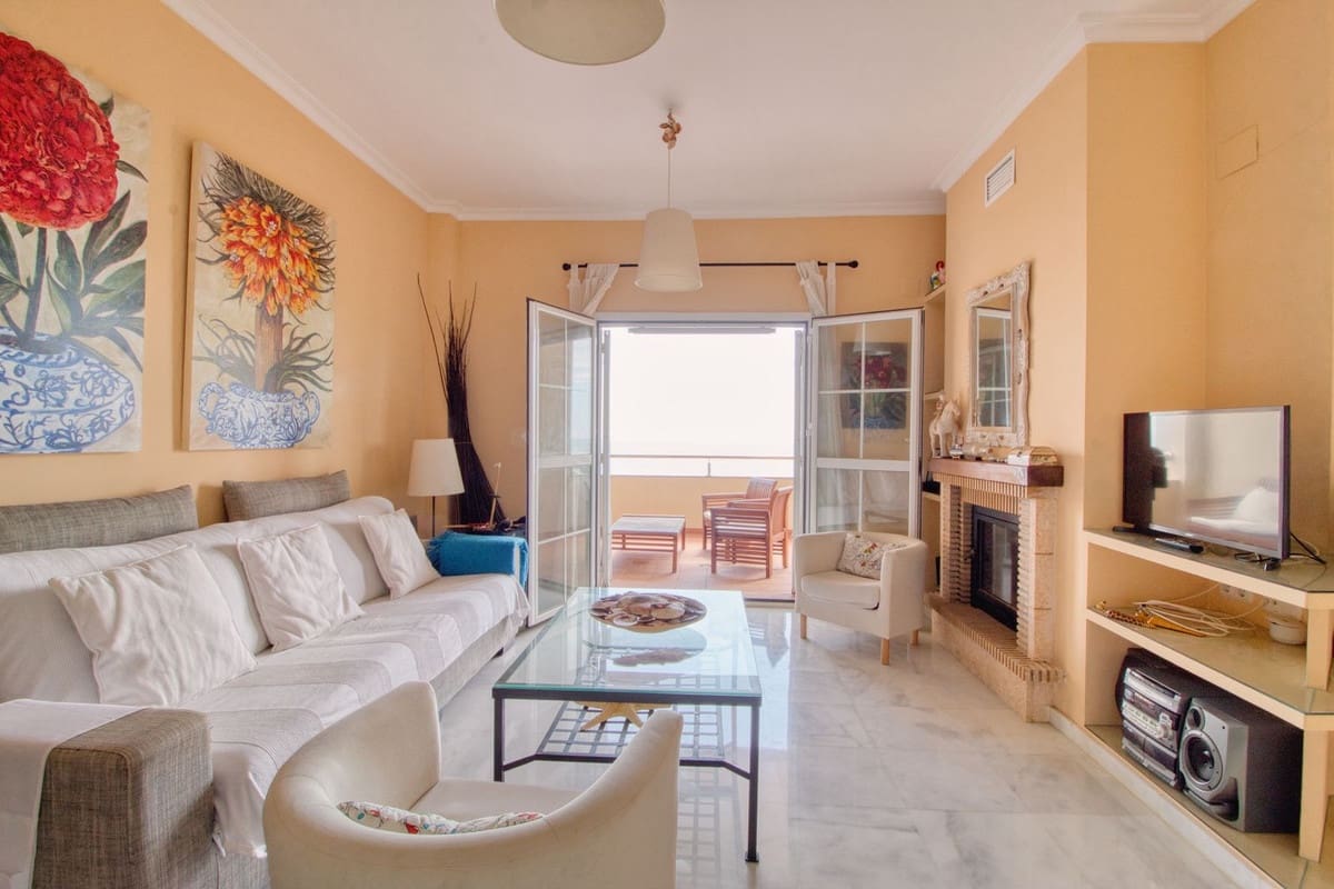 3 bedroom Apartment for sale in Manilva with pool garage - € 500,000 (Ref: 9129327)