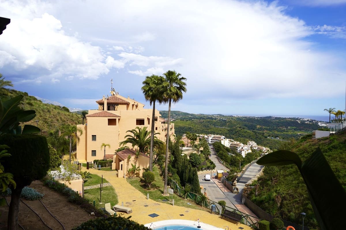 2 bedroom Apartment for sale in Mijas Costa with pool garage - € 315,000 (Ref: 9129330)