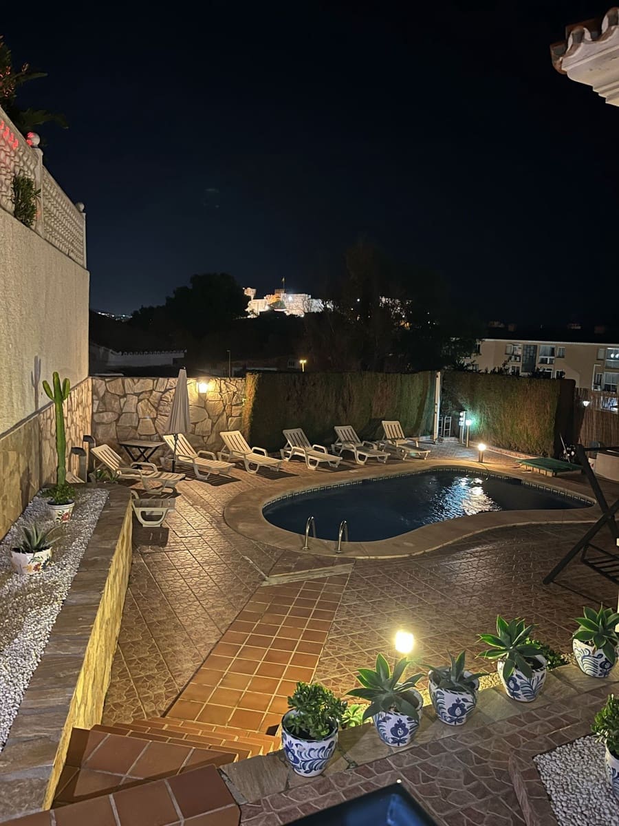 5 soveværelse Villa til salg i Fuengirola med swimmingpool - € 1.290.000 (Ref: 9129332)