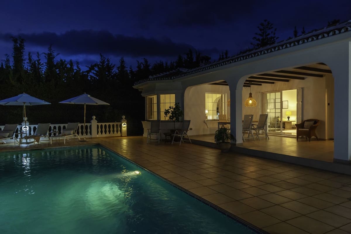 3 soveværelse Villa til salg i La Sierrezuela med swimmingpool garage - € 1.250.000 (Ref: 9129333)