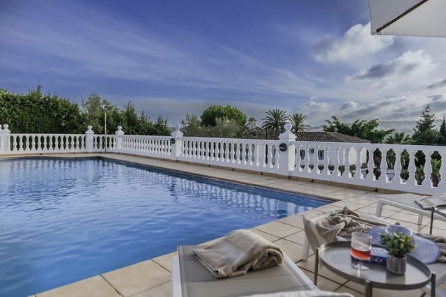 3 soverom Villa til salgs i La Sierrezuela, Mijas med svømmebasseng garasje - € 1 250 000 (Ref: 9129333)