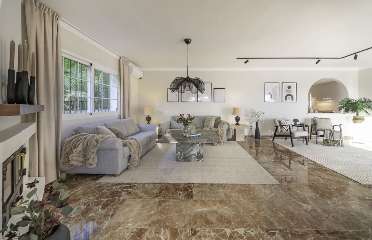 3 soveværelse Villa til salg i La Sierrezuela med swimmingpool garage - € 1.250.000 (Ref: 9129333)