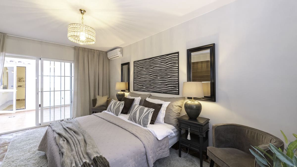 3 soveværelse Villa til salg i La Sierrezuela med swimmingpool garage - € 1.250.000 (Ref: 9129333)