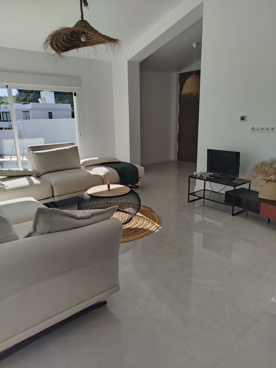 3 soveværelse Villa til salg i Cerro del Aguila med swimmingpool garage - € 950.000 (Ref: 9130011)