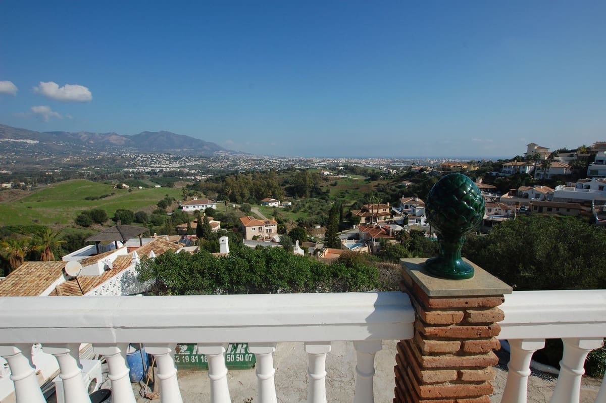 3 soveværelse Villa til salg i Cerro del Aguila med swimmingpool garage - € 950.000 (Ref: 9130011)