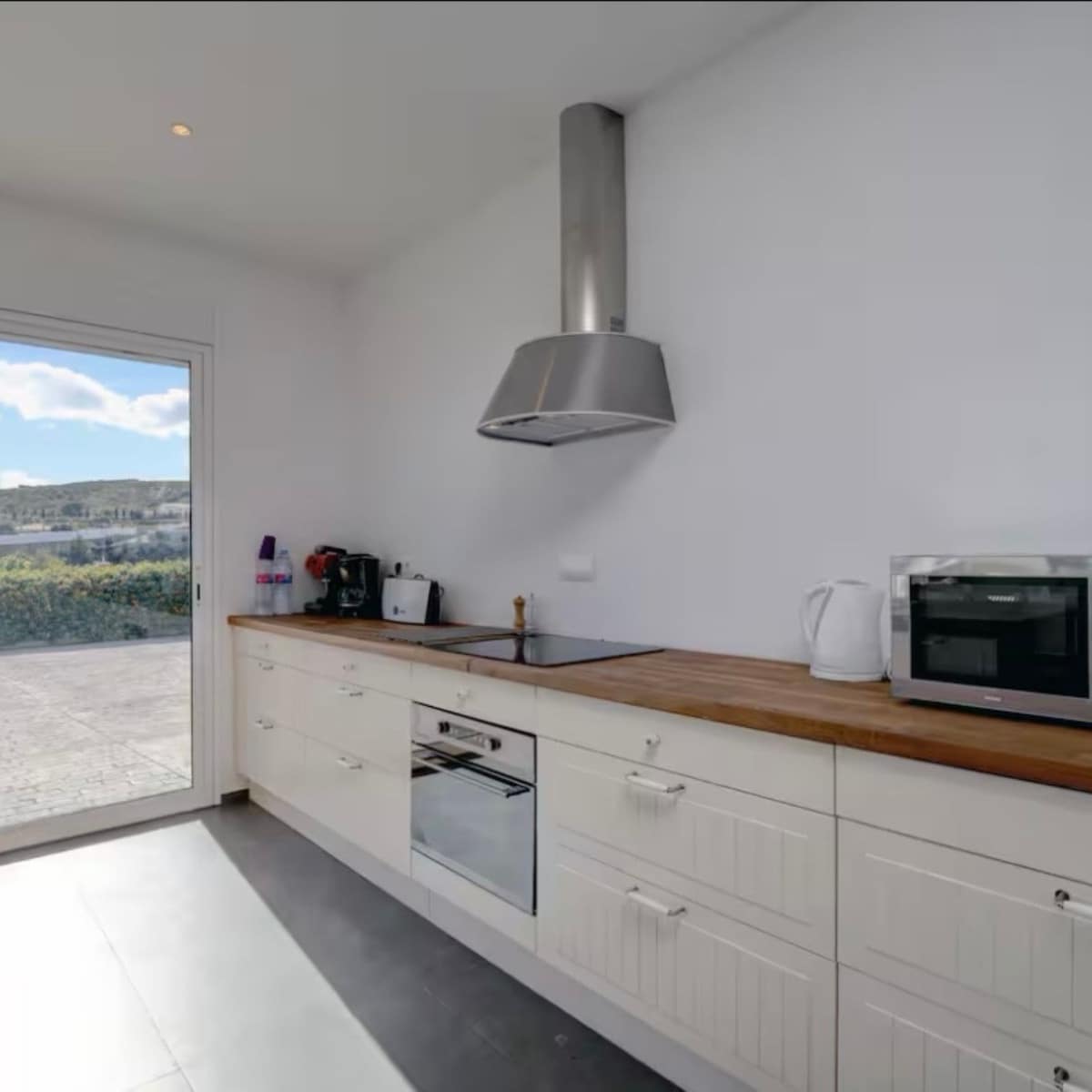 6 soverom Villa til salgs i Manilva med svømmebasseng garasje - € 2 500 000 (Ref: 9131108)