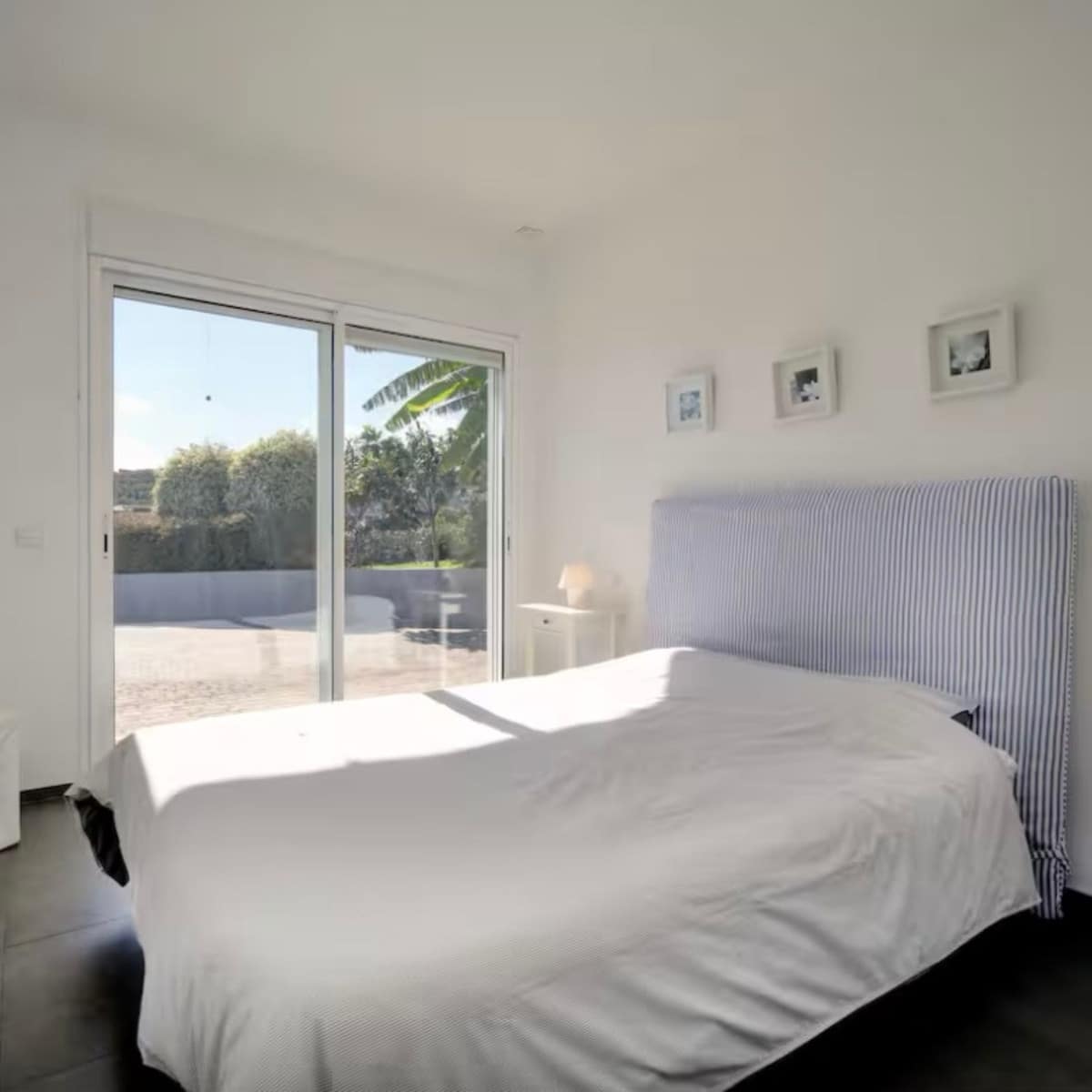 6 soverom Villa til salgs i Manilva med svømmebasseng garasje - € 2 500 000 (Ref: 9131108)