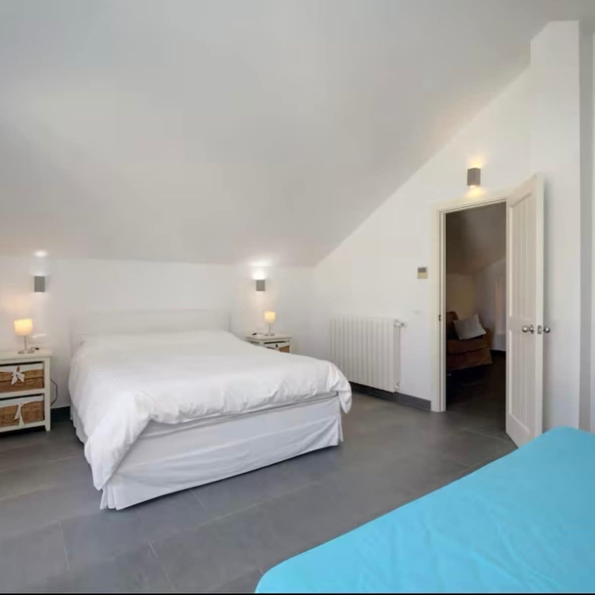 6 soverom Villa til salgs i Manilva med svømmebasseng garasje - € 2 500 000 (Ref: 9131108)