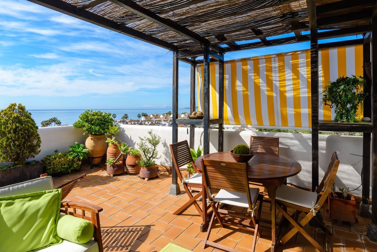 3 quarto Apartamento para venda em Estepona com piscina garagem - 545 000 € (Ref: 9131666)