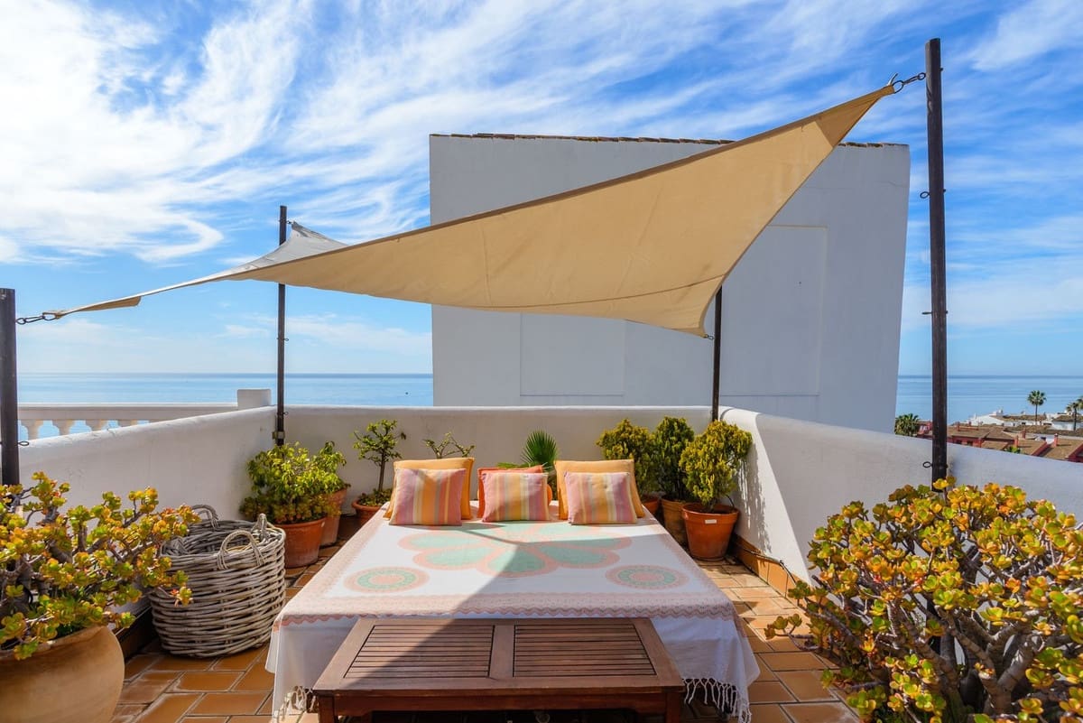 3 quarto Apartamento para venda em Estepona com piscina garagem - 545 000 € (Ref: 9131666)