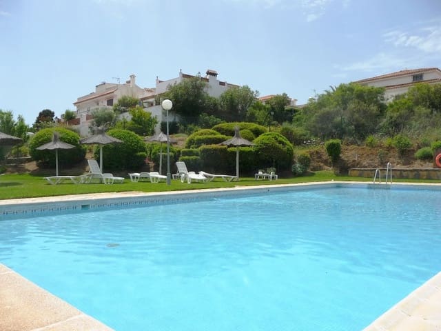 3 makuuhuone Omakotitalo myytävänä paikassa La Duquesa / Puerto de la Duquesa, Manilva mukana uima-altaan - 265 000 € (Ref: 9137667)