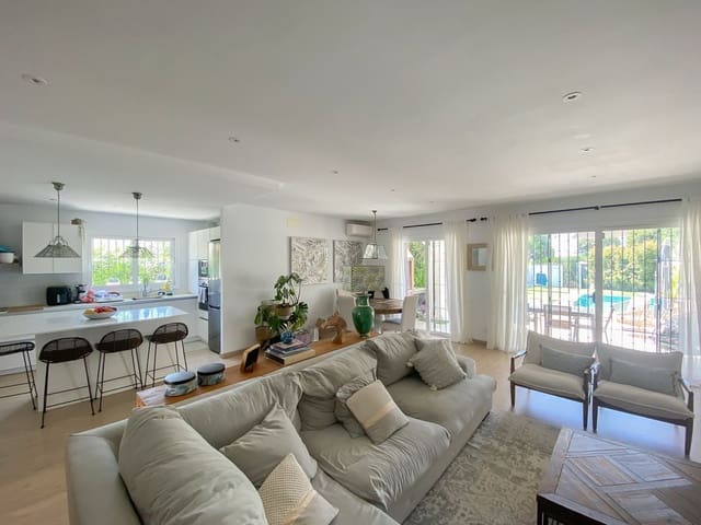 3 soverom Hus til salgs i San Pedro de Alcantara, Marbella med svømmebasseng garasje - € 1 475 000 (Ref: 9138693)