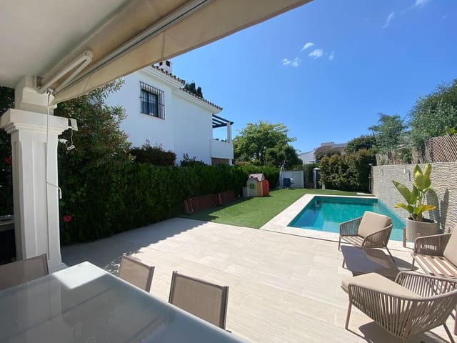 3 soverom Hus til salgs i San Pedro de Alcantara, Marbella med svømmebasseng garasje - € 1 475 000 (Ref: 9138693)
