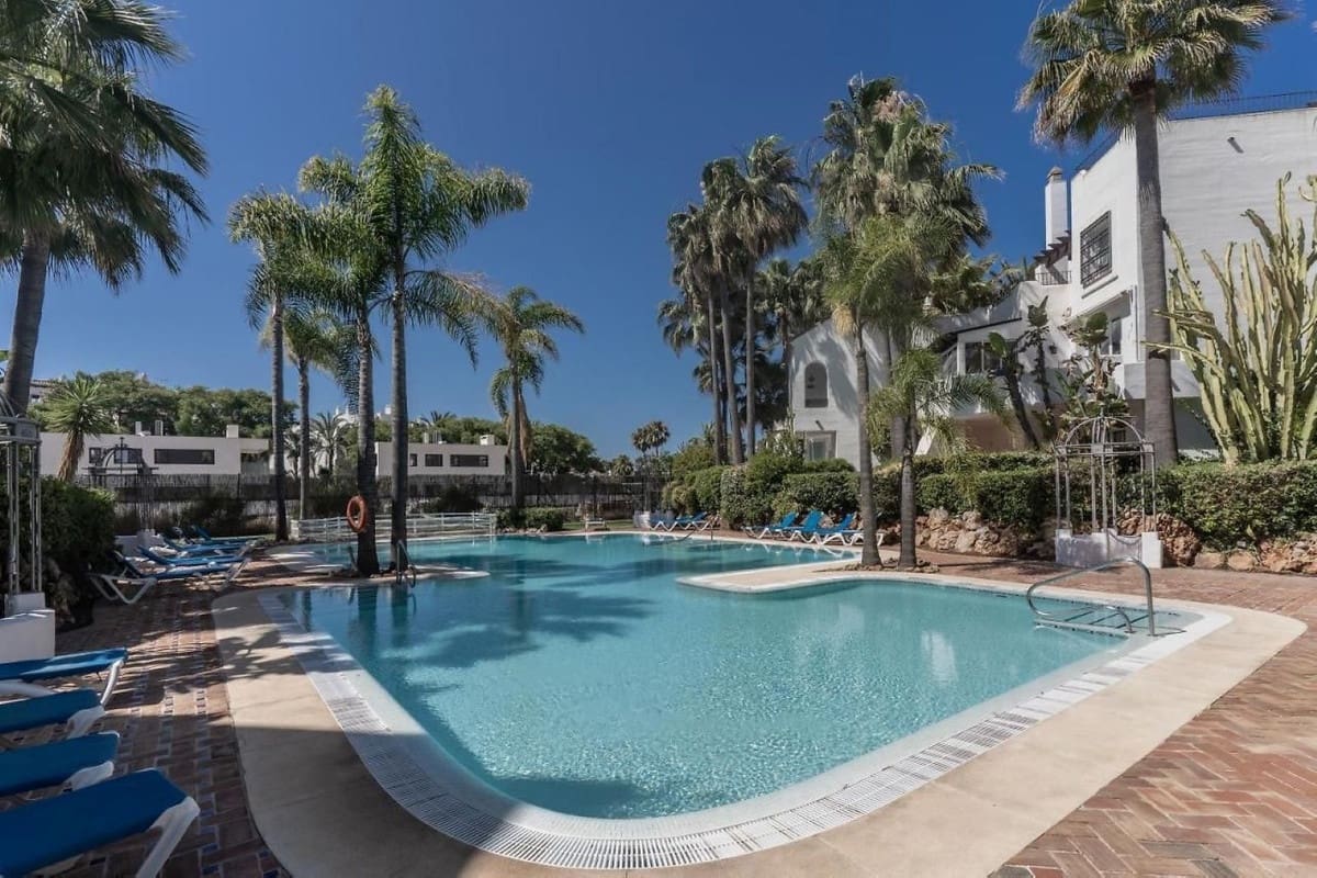 3 soveværelse Penthouse til salg i Puerto Banus med swimmingpool garage - € 1.600.000 (Ref: 9142051)