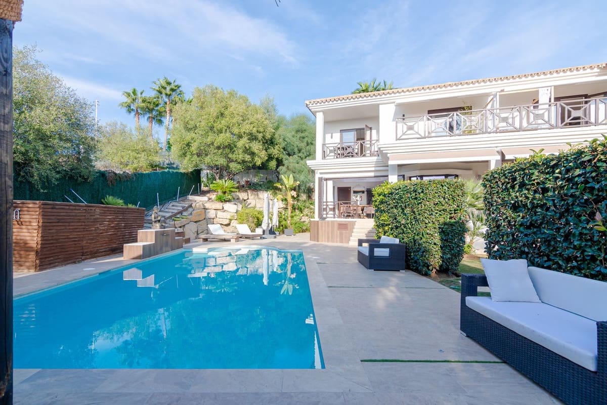 5 soveværelse Villa til salg i Nueva Andalucia med swimmingpool garage - € 2.700.000 (Ref: 9142052)