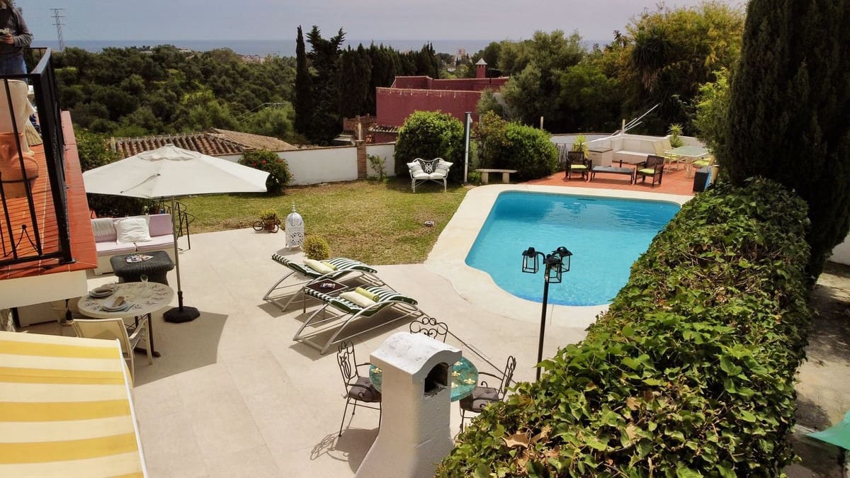 6 quarto Moradia para venda em Mijas Costa com piscina garagem - 950 000 € (Ref: 9146479)