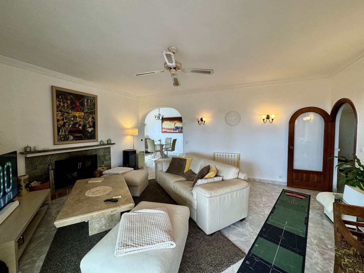 6 quarto Moradia para venda em Mijas Costa com piscina garagem - 950 000 € (Ref: 9146479)